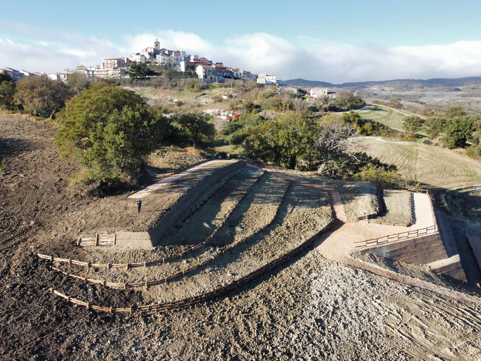 Recupero ambientale di versante a monte del centro abitato